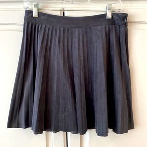 Vineyard Vines Pleated Skirt